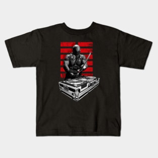 SNAKE EYES ON THE TURNTABLES Kids T-Shirt